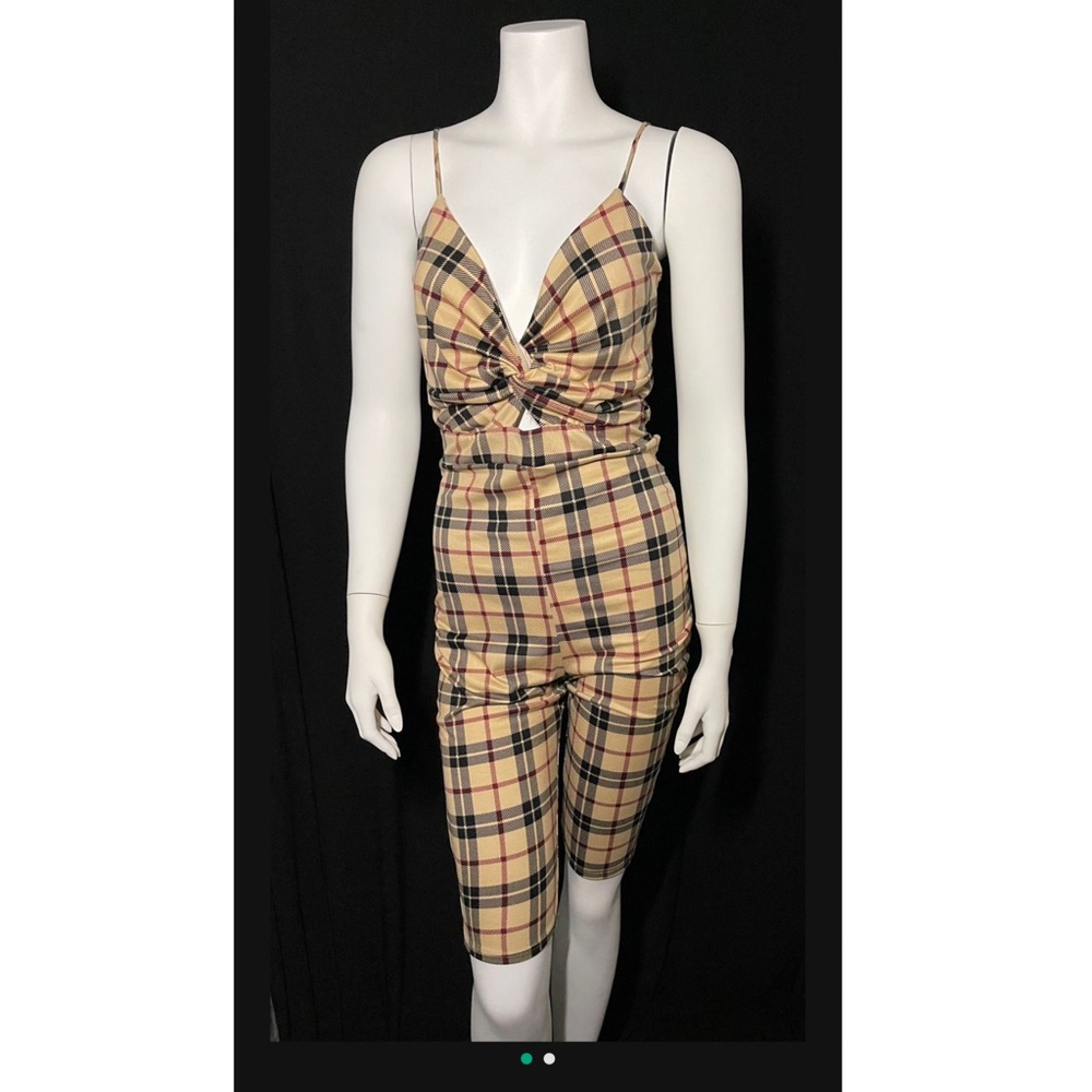 Romper brown and black tan line